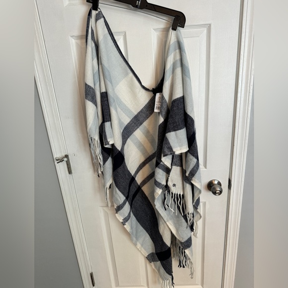 Banana Republic Accessories - Banana Republic giant scarf wrap new